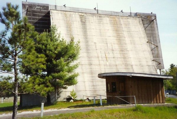 Tawas Drive-In Theatre